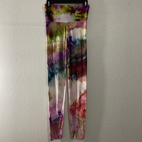 Softest ever tie dye leggings - Picture 2 of 5